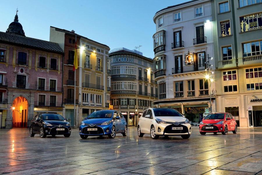  Toyota Yaris Hybrid 2014 года  (фото 28 из 29)